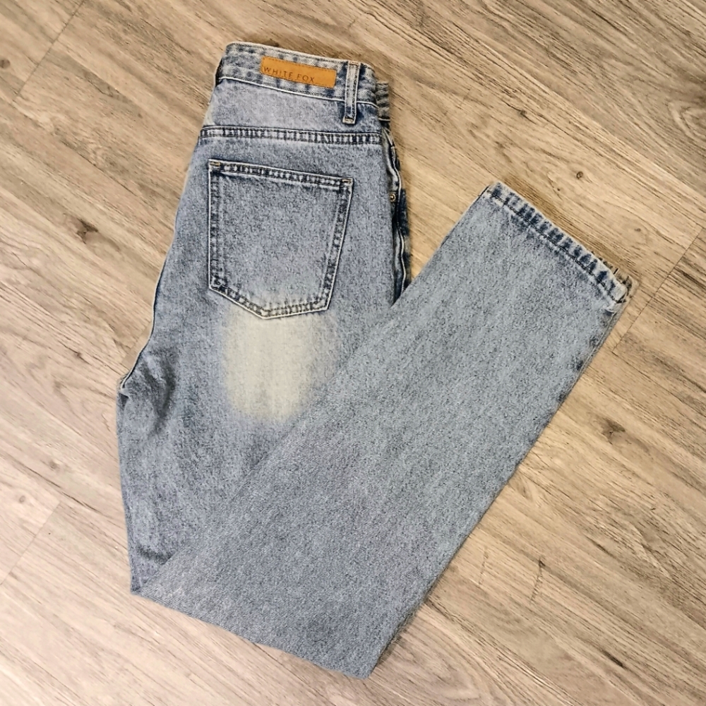 SOLD! White Fox Boutique High Rise Straight Leg Jeans Women's Size 4